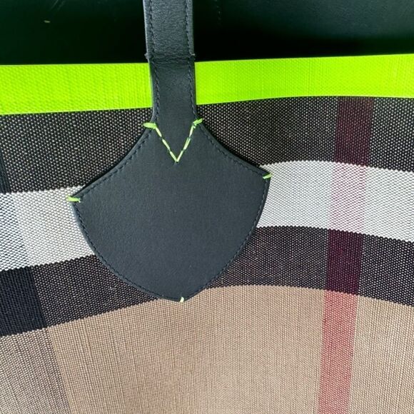 RARE Burberry Giant Neon Reversible Tote - Picture 12 of 16